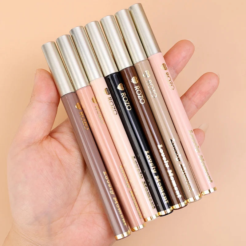 Delineador Líquido Ultra Fino Diamond Glitter – Preto e Marrom | À Prova d’Água, Secagem Rápida e Longa Duração